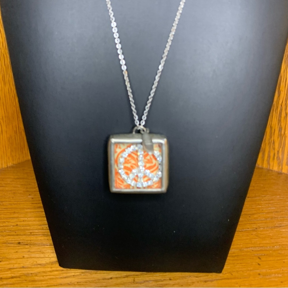 Jewel Kade Vintage Pewter Glitter Orange Peace Sign Pendant and Chain - Picture 5 of 10